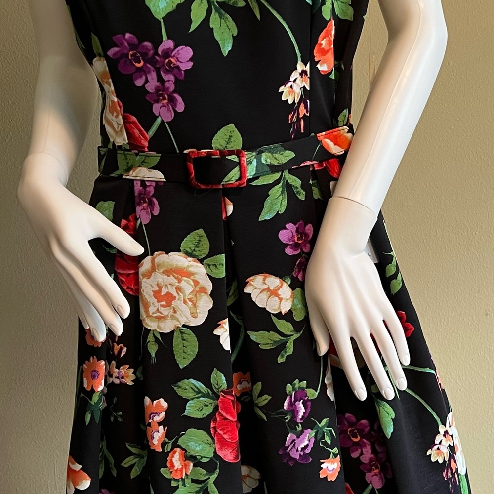 A beautiful print cocktail dress perfect for a spring fling or prom!